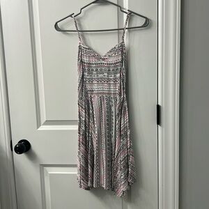 Aeropostale- Pink, Grey and White Patterned Mini Dress